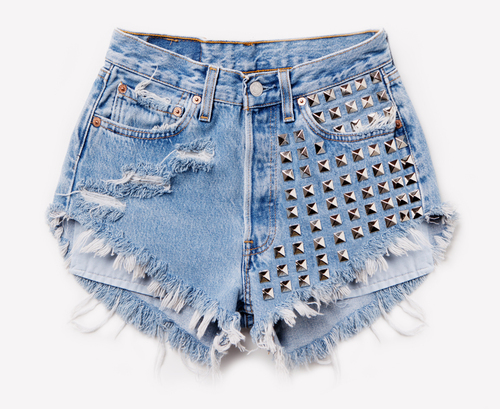 Tienda Abril (ripped shorts)