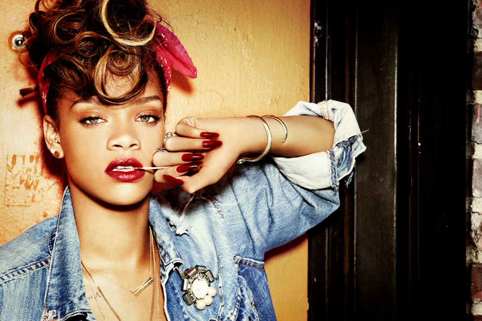 El cabello de Rihanna: la base de su estilo