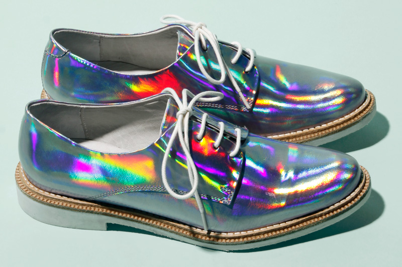 VLC Trends: Zapatos Holográficos