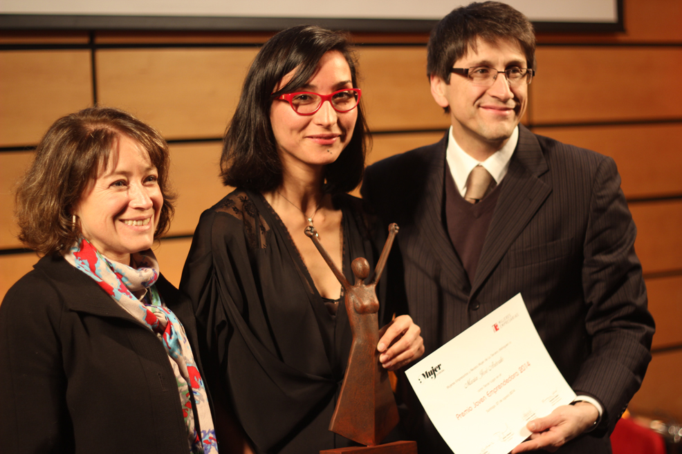 Directora de VisteLaCalle gana el tercer lugar del Premio Joven Emprendedora 2014 Mujeres Empresarias