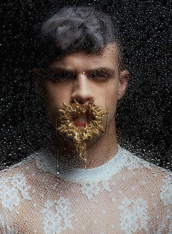 Editorial Masculina: “For now we see through a glass darkly”