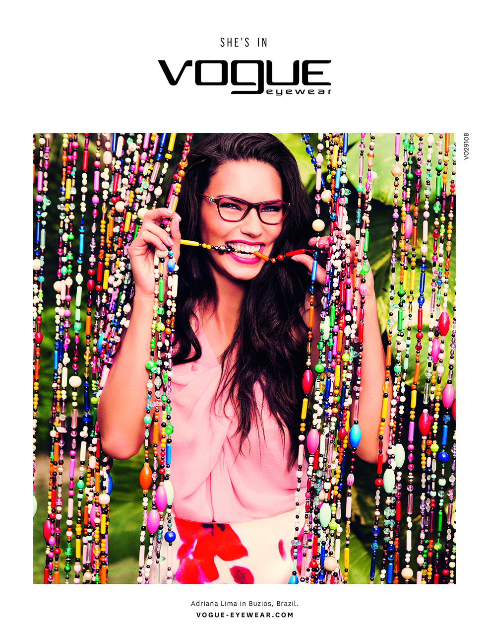 Adriana Lima y su primera campaña como embajadora de Vogue Eyewear
