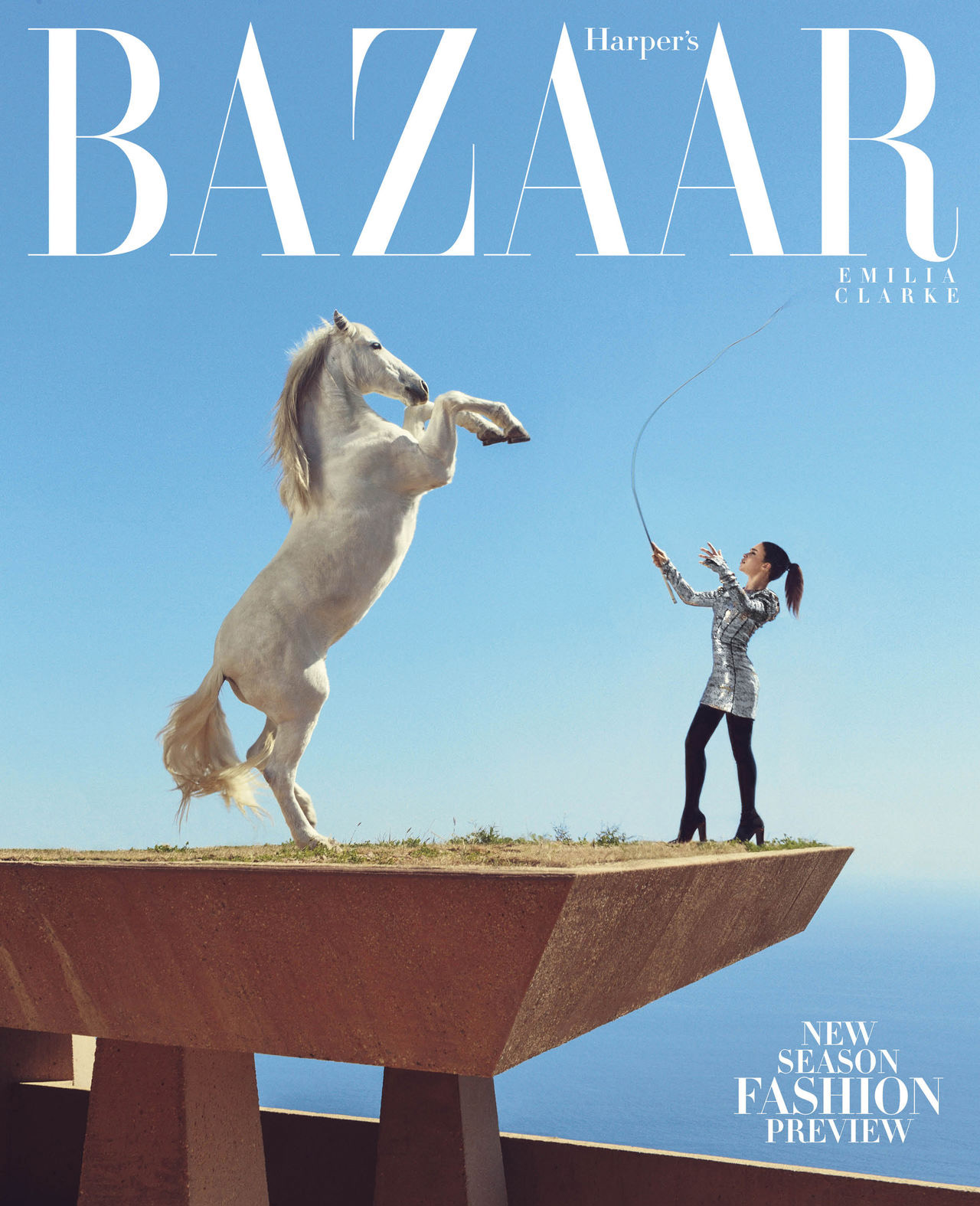La majestuosa Emilia Clarke en Harper’s Bazaar junio/julio 2015