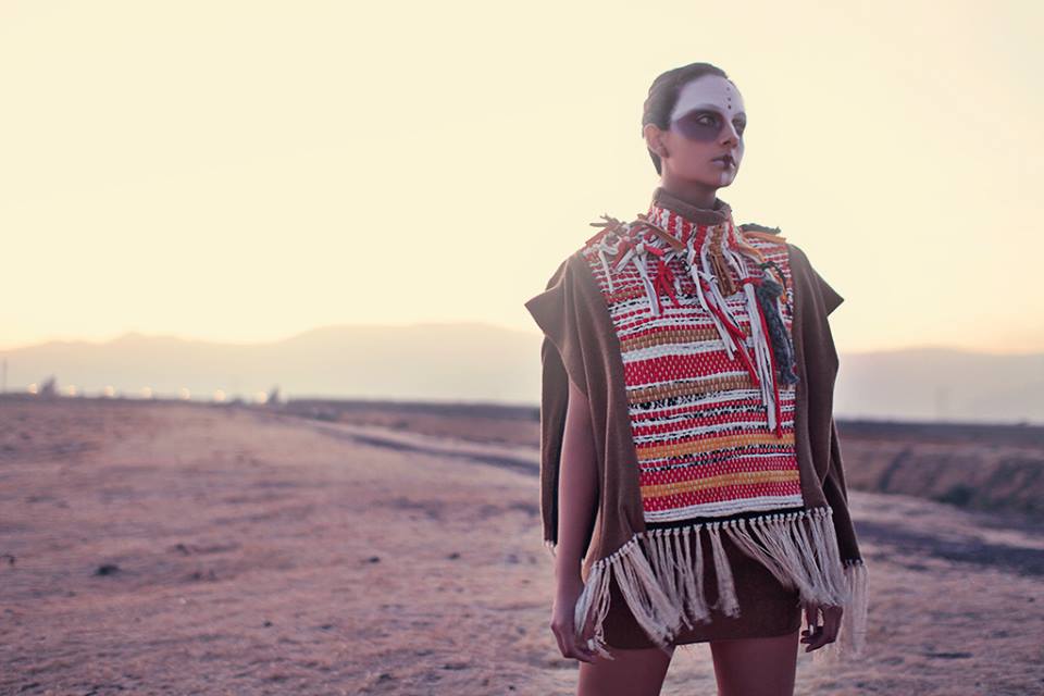 Entrevista a Telare, ropa reciclada y tejida en telar mapuche: “La identidad del diseño latinoamericano está escondido en nuestras tierras”