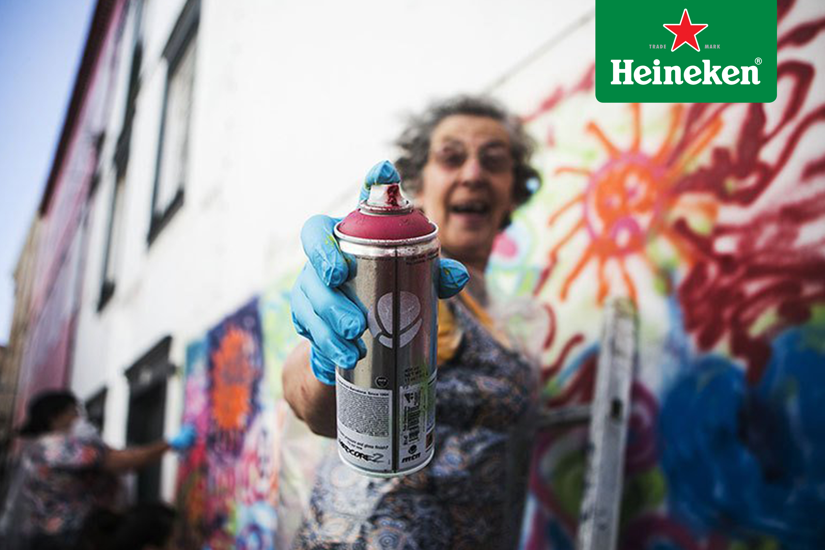 Lata 65, el proyecto que invita a los adultos mayores de Portugal a sumergirse en el mundo del arte urbano #HeinekenLife