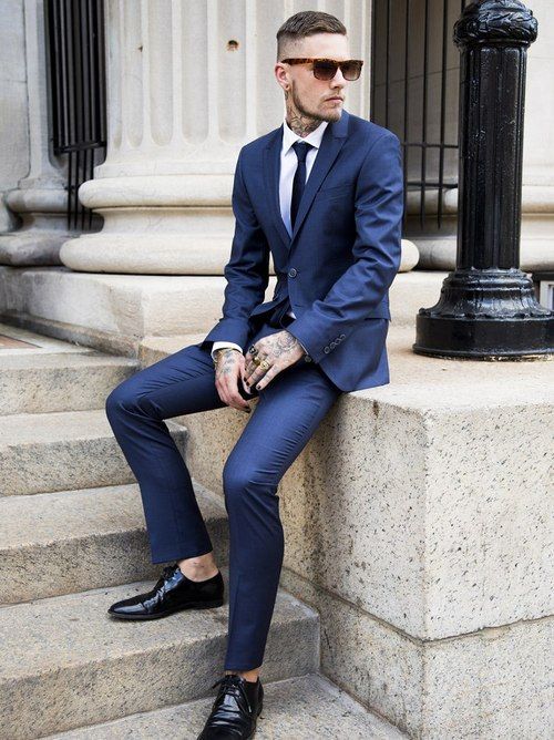#Suitfie, la tendencia que trae hombres vestidos de traje a nuestras pantallas de Instagram