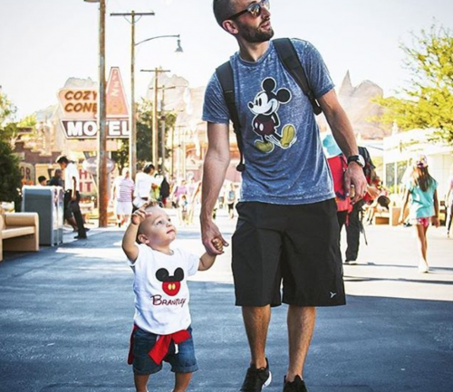 Man Buns of Disneyland, la cuenta de Instagram que recopila hombres luciendo moños en Disney