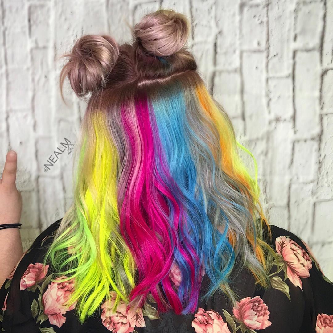 Secret Rainbow, la moda de llevar pelos multicolor de una manera diferente