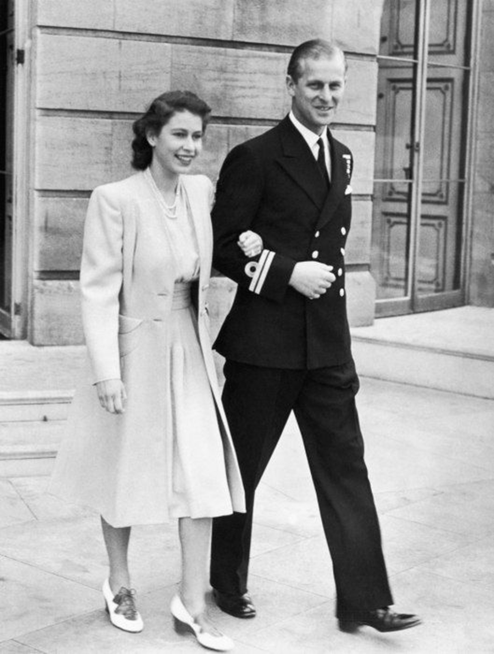 Los mejores looks de los 69 años de matrimonio entre la reina Isabel y el príncipe Felipe