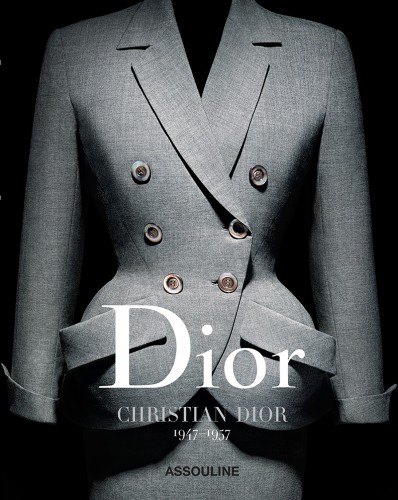 La casa de moda Dior celebra sus 70 años con una colección de libros dedicada a sus directores creativos