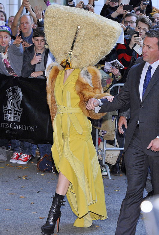 Lady Gaga: de vuelta a lo insólito