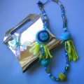 collares y accesorios “LUNA DE FIELTRO”