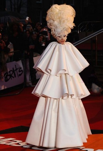 Lady Gaga y el vestido viviente