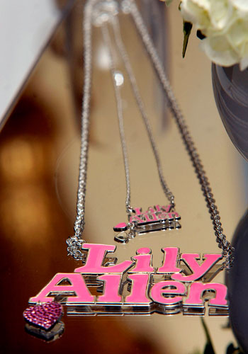 Lily Allen lanza su propia línea de joyas