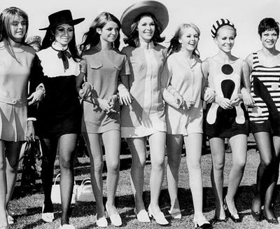 Minifalda: prenda que protagoniza el comienzo de los 70, símbolo de la liberación femenina