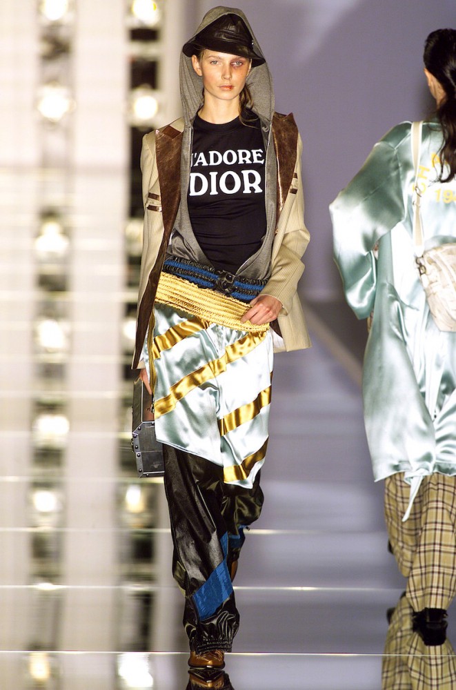 Flashback: Las populares poleras Dior y Dolce & Gabbana, 2000s