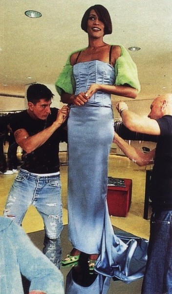 Flashback: Whitney Houston y su affair con Dolce & Gabbana