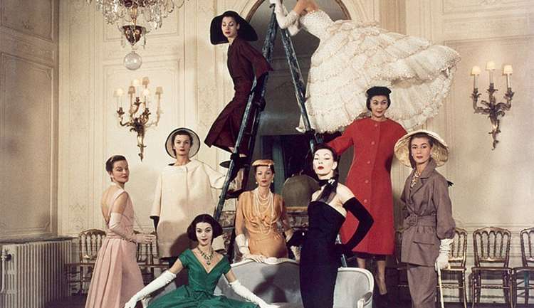 Dior celebra 70 años con la exhibición más grande de la moda en París
