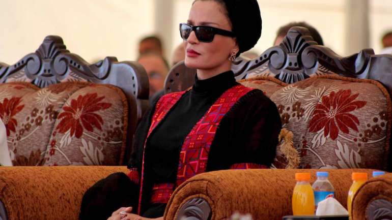 El peculiar estilo de Mozah Bint Nasser, la ex jequesa de Qatar