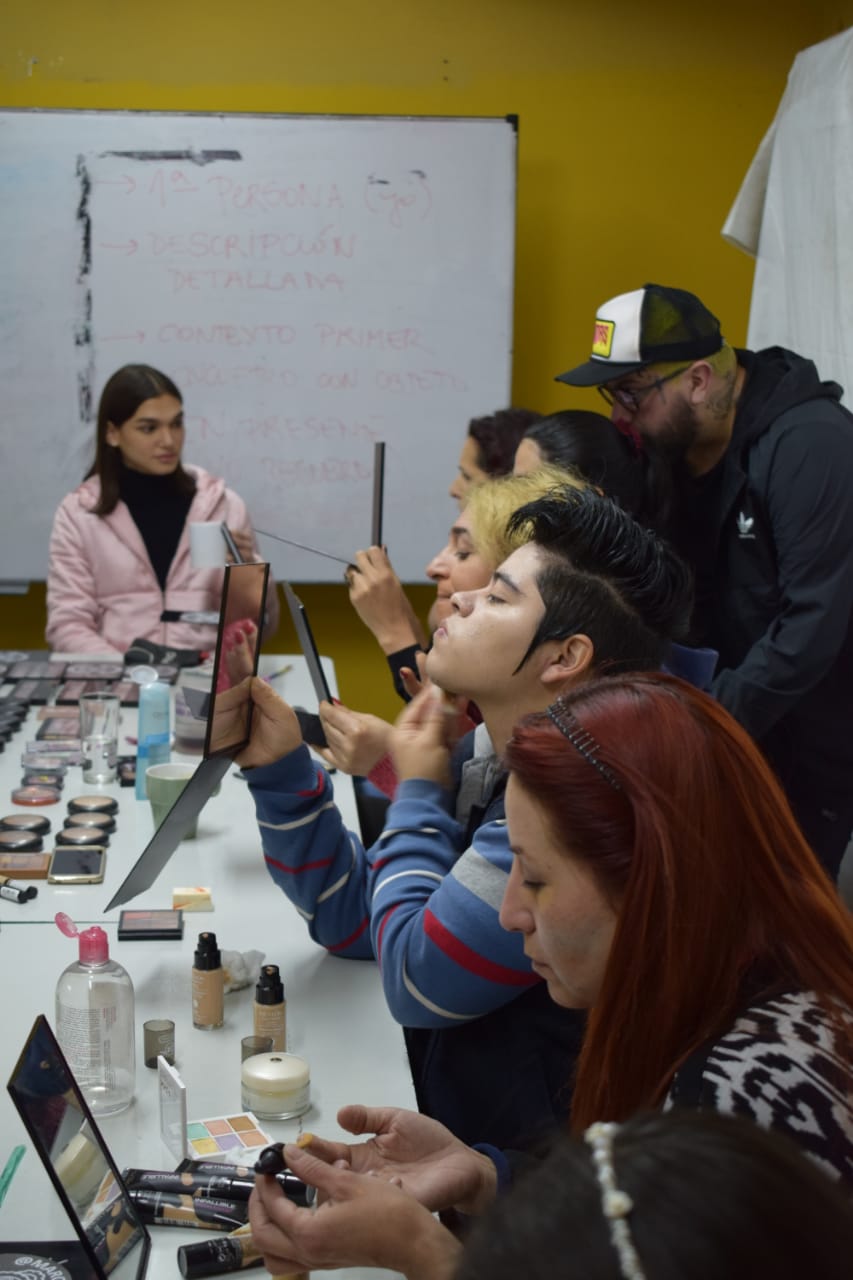 Marcelo Bhanu nos cuenta su experiencia dictando el taller de maquillaje para personas transgénero