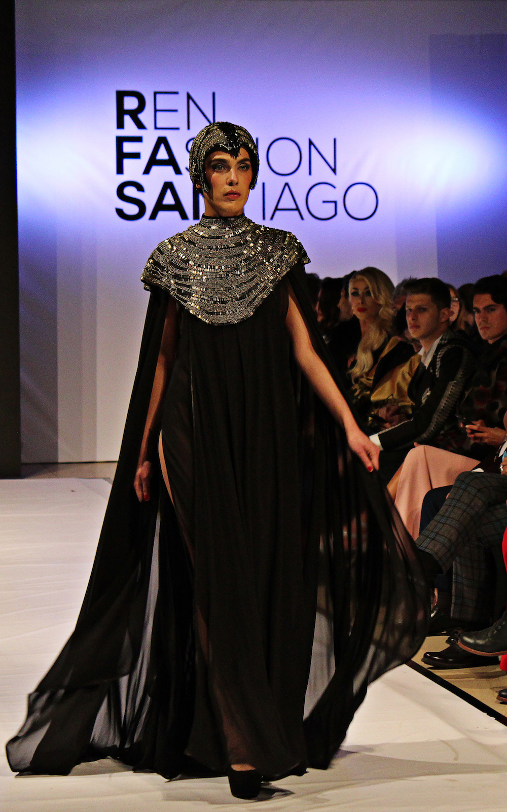 Texturas, color y teatralidad en la 5ta versión de Ren Fashion Santiago