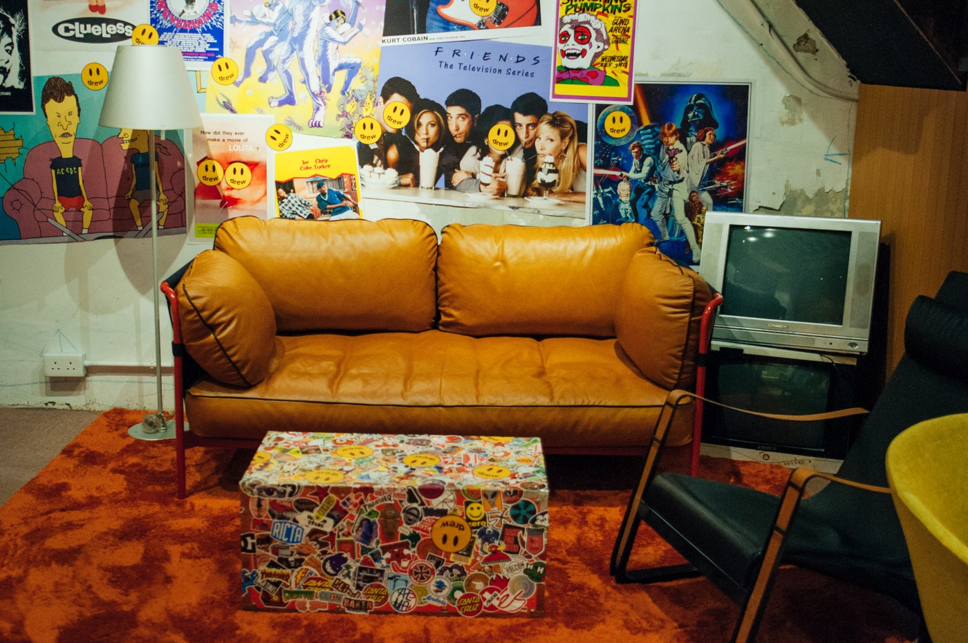Una mirada al interior del pop-up de Drew House en Hong Kong