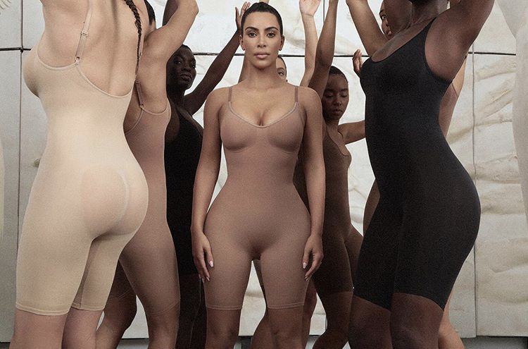 SKIMS, el nuevo nombre de la polémica línea de fajas de Kim Kardashian West