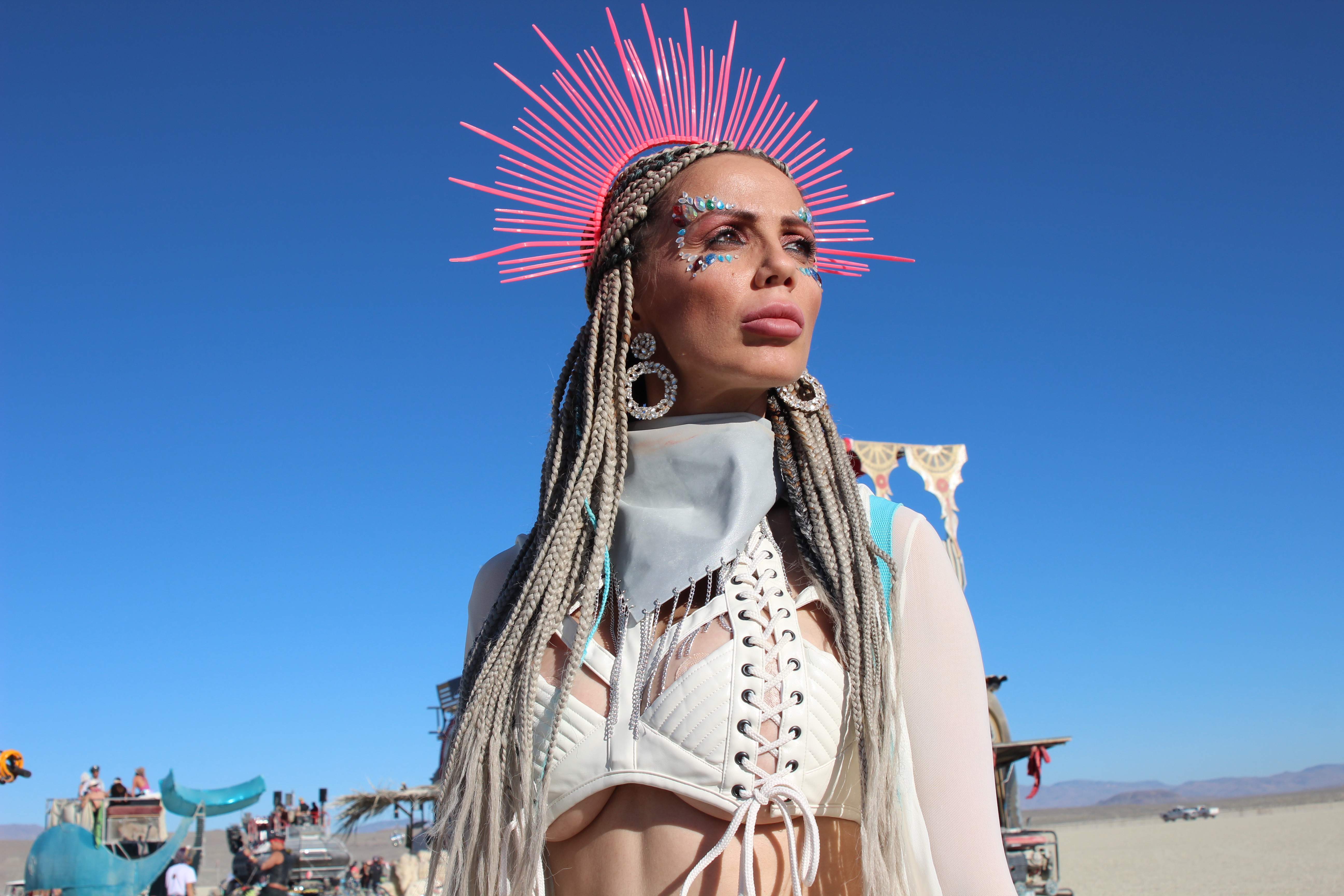 VisteLaCalle viajó hasta el desierto de Nevada para capturar los mejores looks de Burning Man 2019