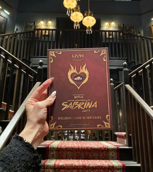 NYX lanza una paleta de maquillaje inspirada en la serie “Chilling Adventures of Sabrina”