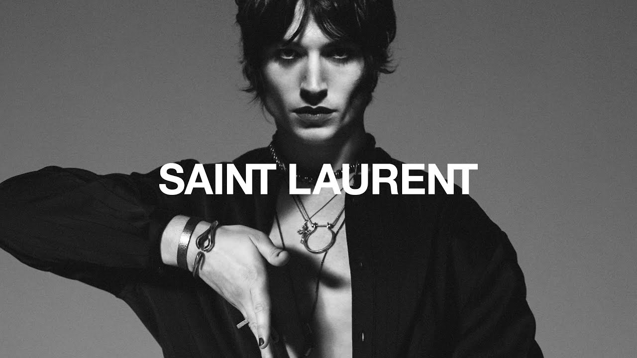 Sigue siendo un favorito: Ezra Miller es el nuevo rostro de Saint Laurent