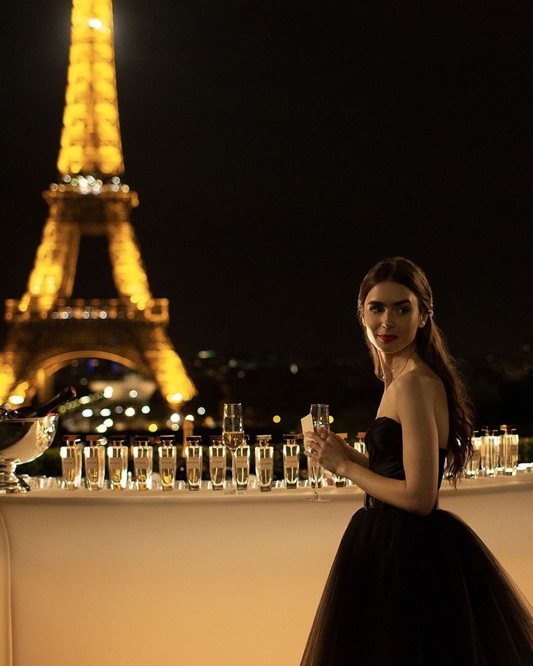 ‘Emily In Paris’, la nueva serie de Netflix cuya protagonista es Lily Collins