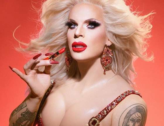 La colaboración de maquillaje entre las drag queens Trixie Mattel y Katya