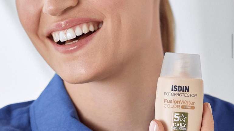 Lucir un maquillaje natural y estar protegido del sol es posible gracias a Fusion Water Color de ISDIN