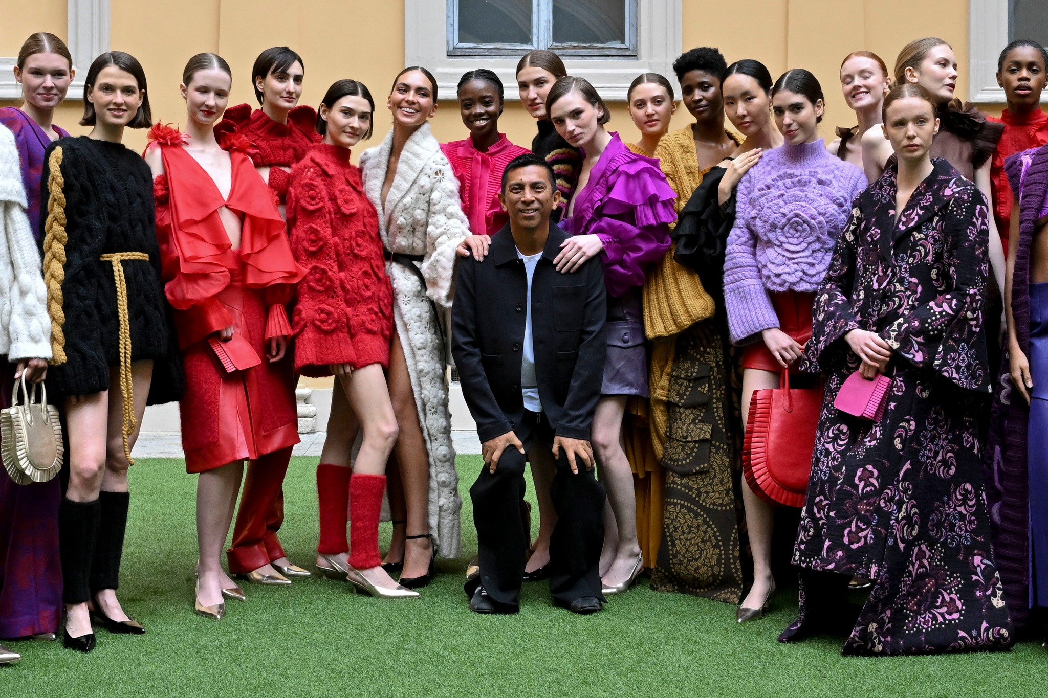 Jorge Luis Salinas, el diseñador peruano que deslumbró en Milano Fashion Week