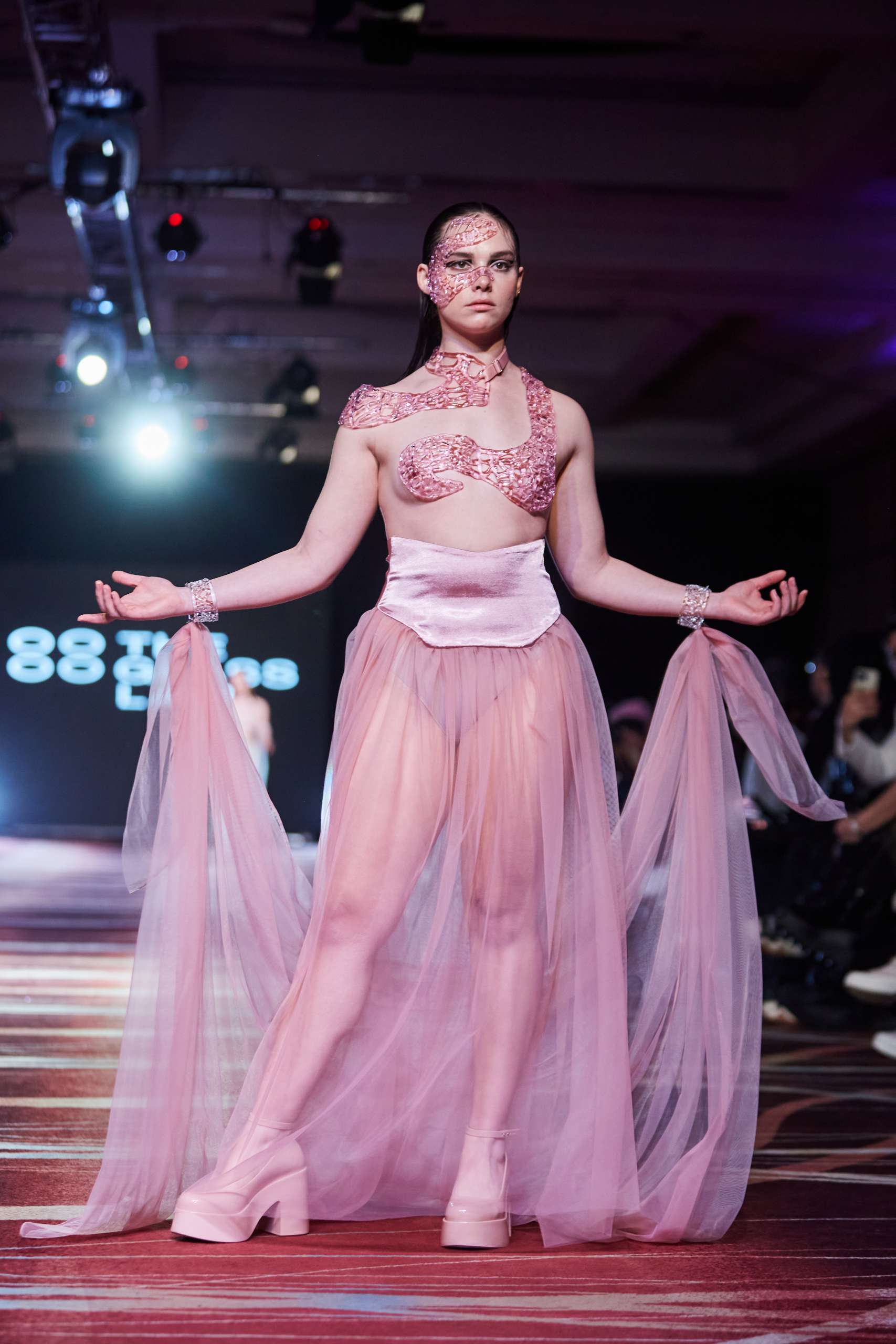 VisteLaCalle Catwalk P/V 2025 en el Hotel Sheraton: The Glass Lab